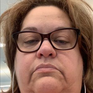 Meet your Posher, Ana lucia